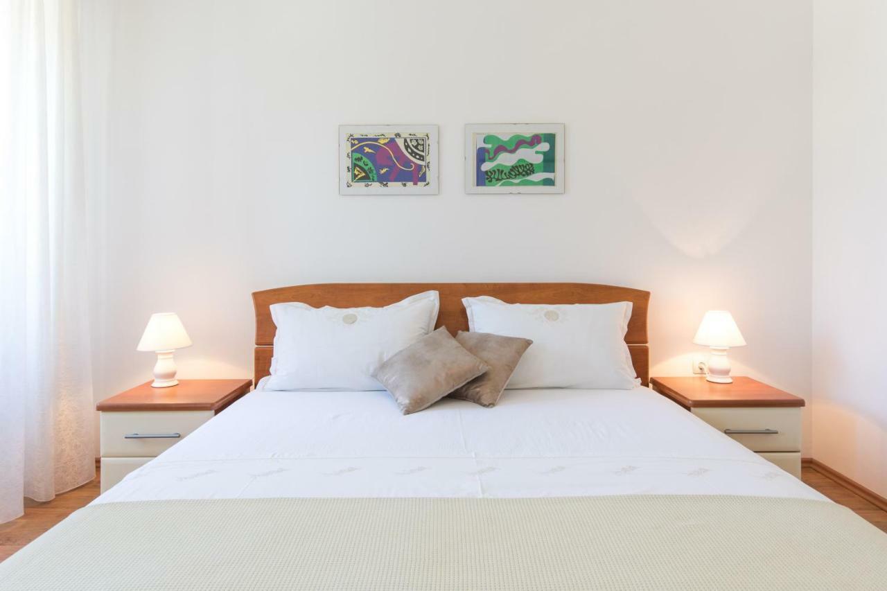 Apartments Ivona Malinska Extérieur photo