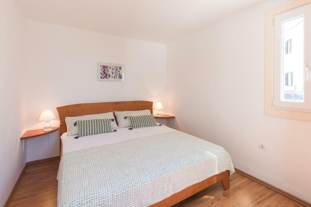 Apartments Ivona Malinska Extérieur photo