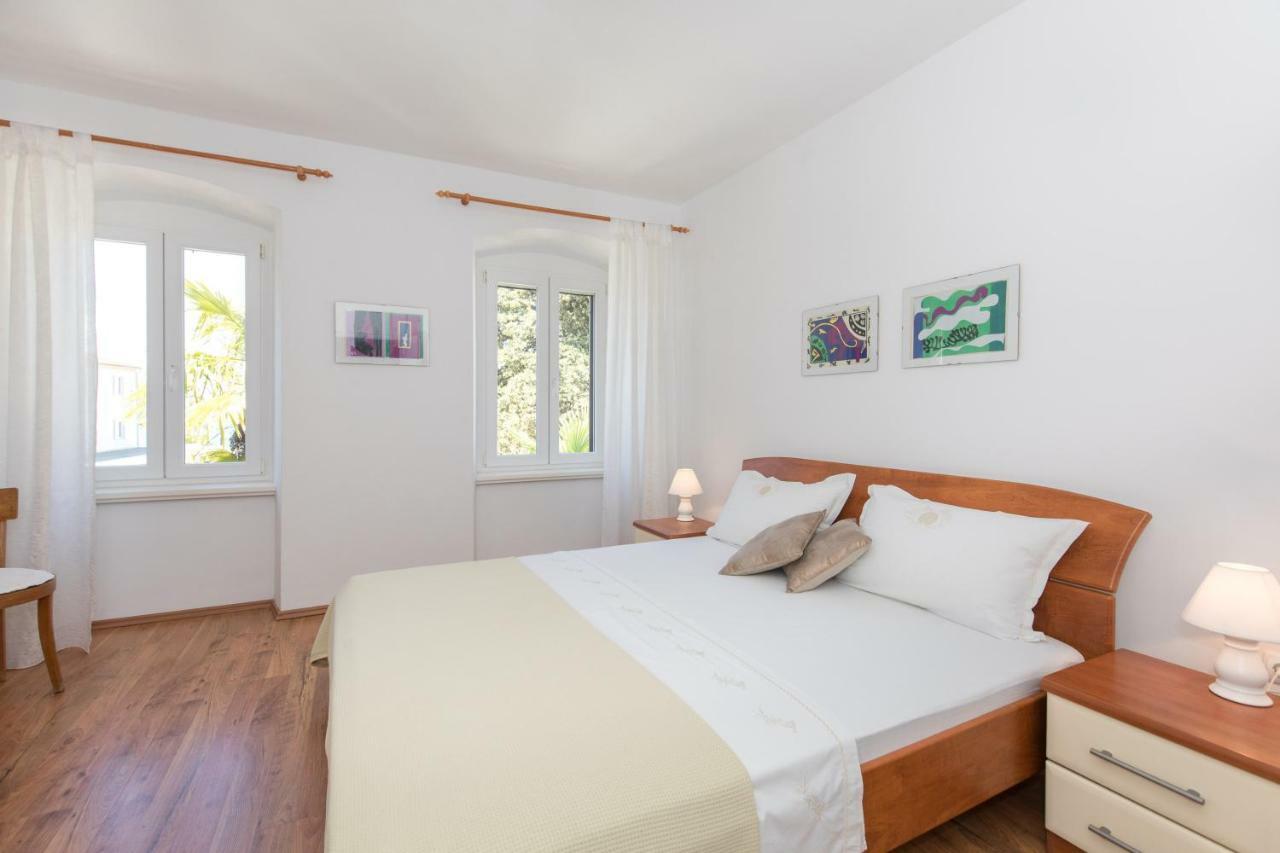 Apartments Ivona Malinska Extérieur photo
