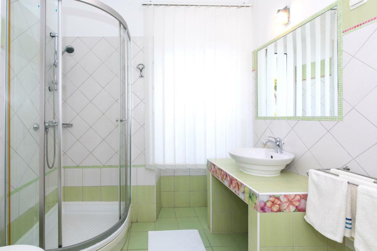 Apartments Ivona Malinska Extérieur photo