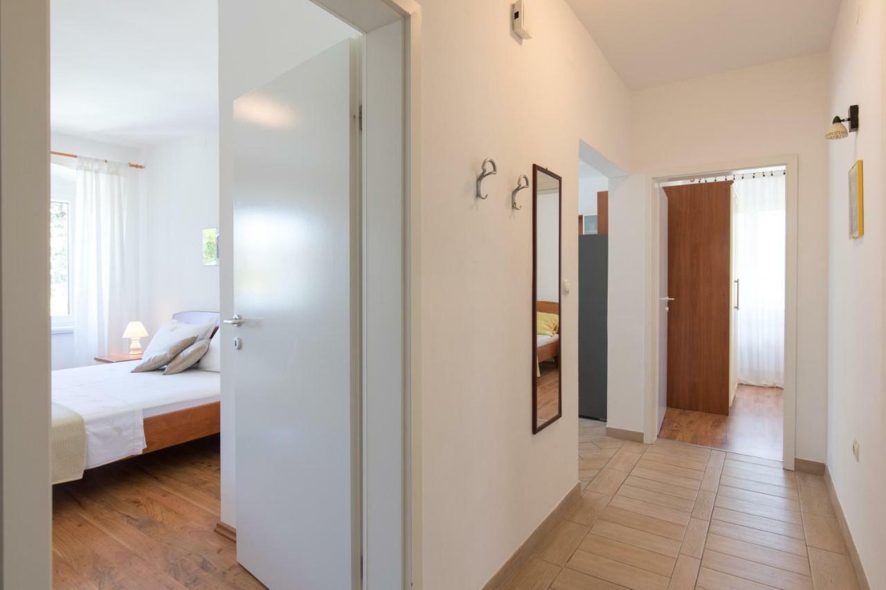Apartments Ivona Malinska Extérieur photo