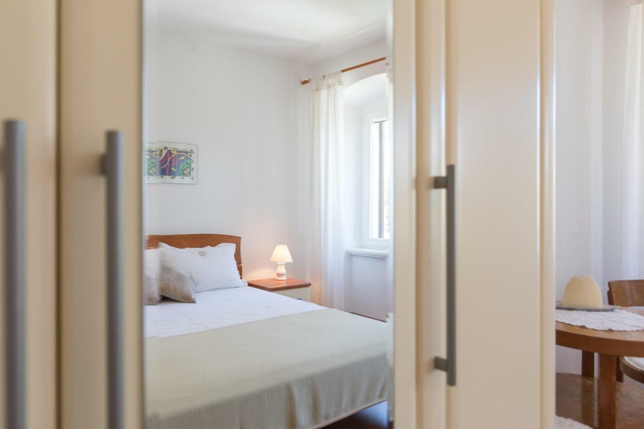 Apartments Ivona Malinska Extérieur photo