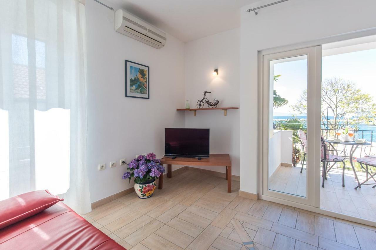 Apartments Ivona Malinska Extérieur photo