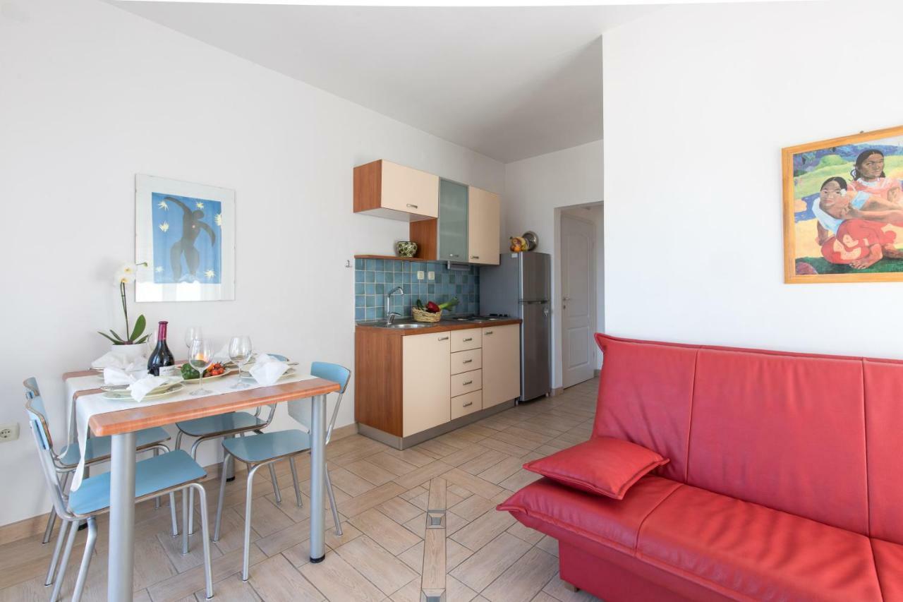 Apartments Ivona Malinska Extérieur photo